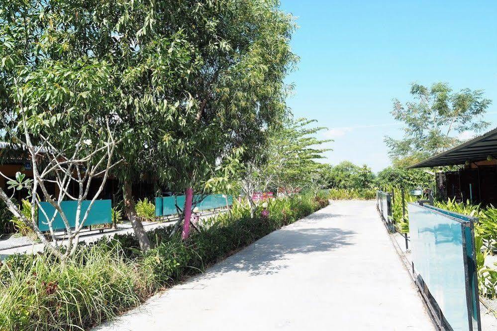 Tonrak Resort Ban Ongkharak Ngoại thất bức ảnh